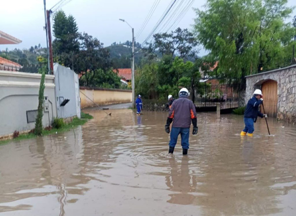 En Cuenca las lluvias serán durante toda esta semana según pronósticos de la Empresa de Telecomunicaciones, Agua Potable y Alcantarillado.