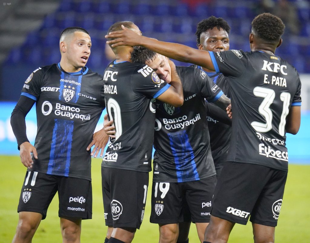 Jugadores de Independiente del Valle celebran gol ante Guayaquil City. Foto: API