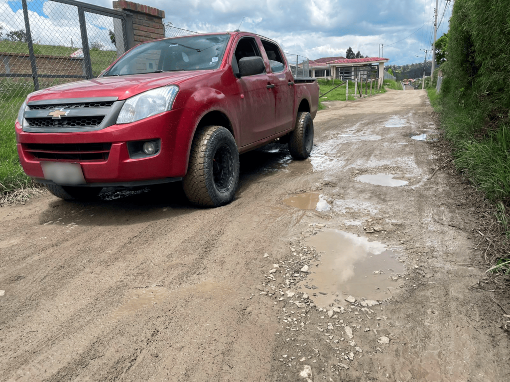 Los habitantes piden soluciones al estado vial. Foto: El Mercurio