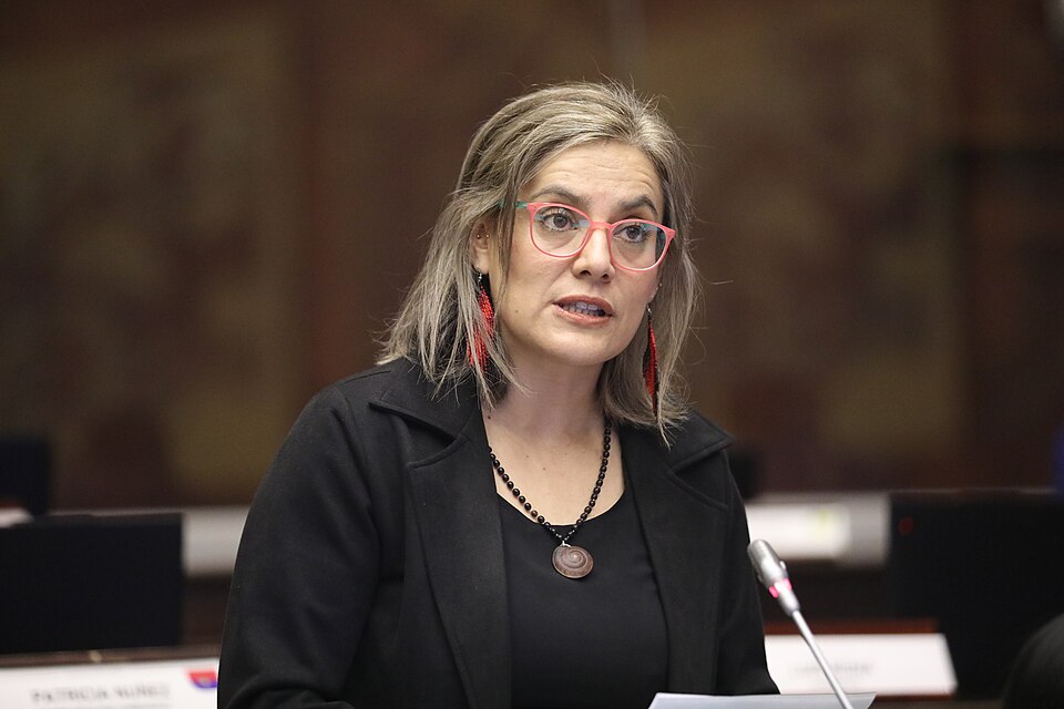 Verónica Íñiguez cuestiona la nueva ley minera. Asegura que Quimsacocha no está blindada.