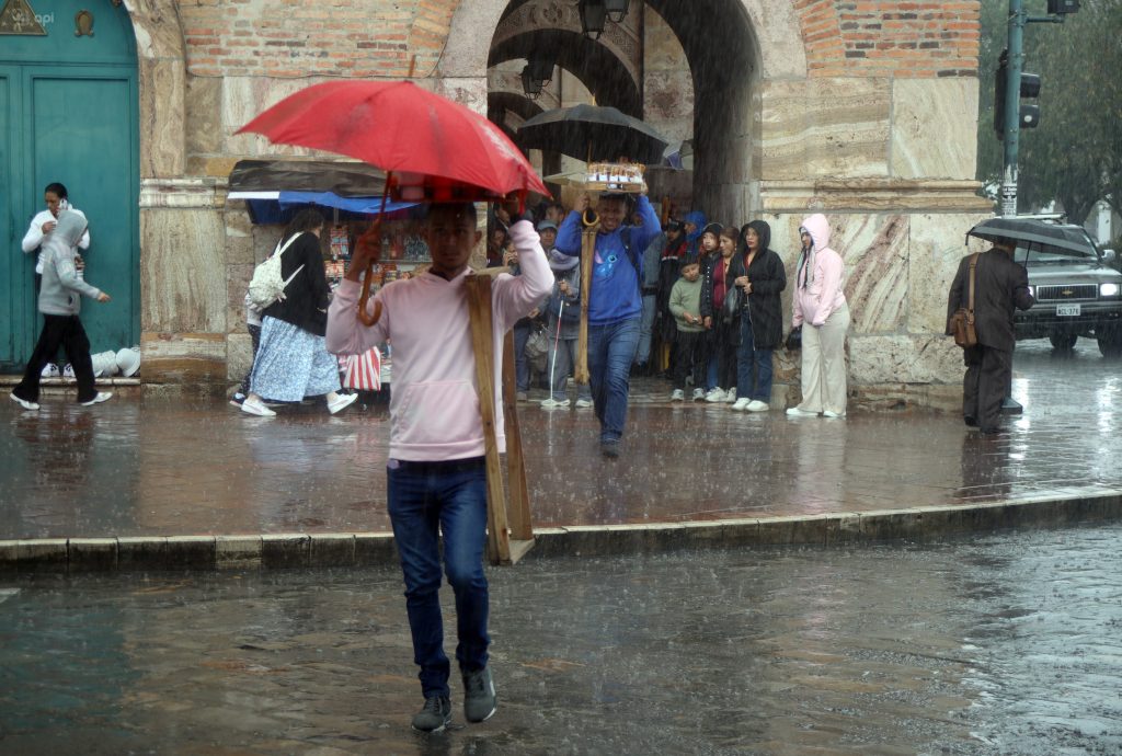 Las lluvias continuarán en Ecuador, según los pronósticos del clima del Inamhi. Foto: API