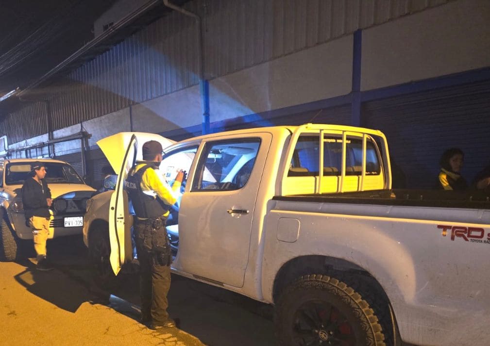 Robo de accesorios de camioneta en Cuenca: banda opera en San Joaquín y Sayausí. La Policía Nacional investiga.