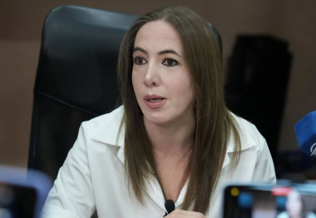 Alexandra Quintanilla, viceprefecta de Azuay, conducía con licencia caducada desde 2021. /Cortesía