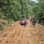 El MIT informó que se habilitó el paso vehicular de manera parcial en la vía Cuenca – Molleturo – El Empalme. /Cortesía