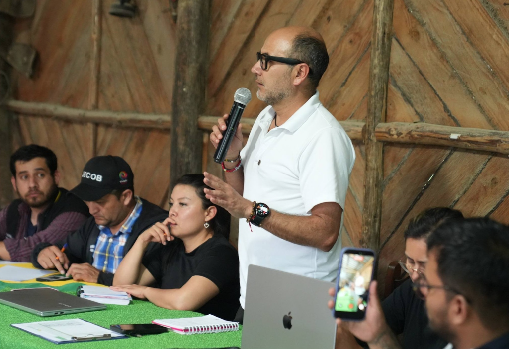 El prefecto Juan Cristóbal Lloret pidió recursos al BDE para solventar problemas en el puente de Sulupali, en Santa Isabel. /Cortesía