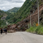 Captura de video de un nuevo deslizamiento se presentó en el kilómetro 50 de la vía Cuenca – Girón – Pasaje. /Cortesía