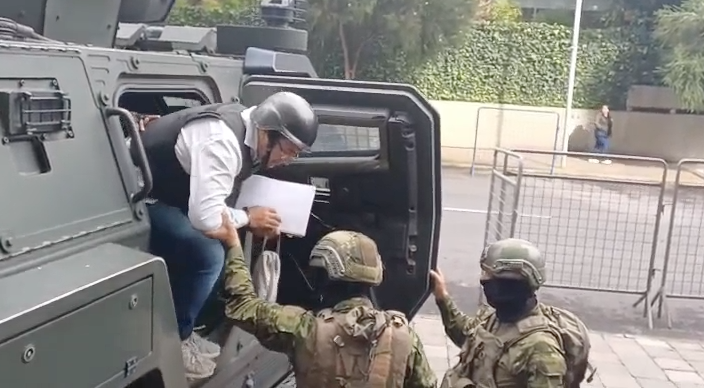 Santiago Diaz llegó a la Fiscalía para ampliar su versión sobre el caso Caja Chica. /ASM