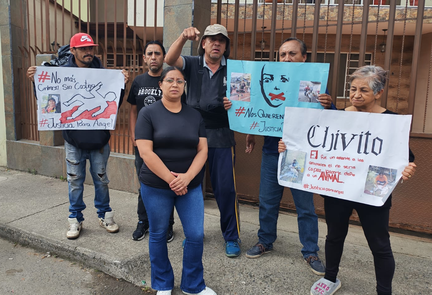 Familiares y allegados realizaron un plantón en el barrio Quinta Chica, en el lugar en el que murió de Ángel A. /MRO