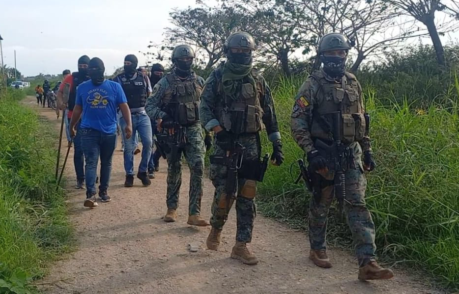 Personal militar ecuatoriano durante una operación de seguridad. /Foto referencial