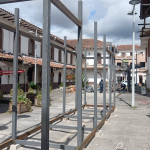 Así avanza la restauración de la Plaza severo Espinoza, en Cuenca. /Cortesía
