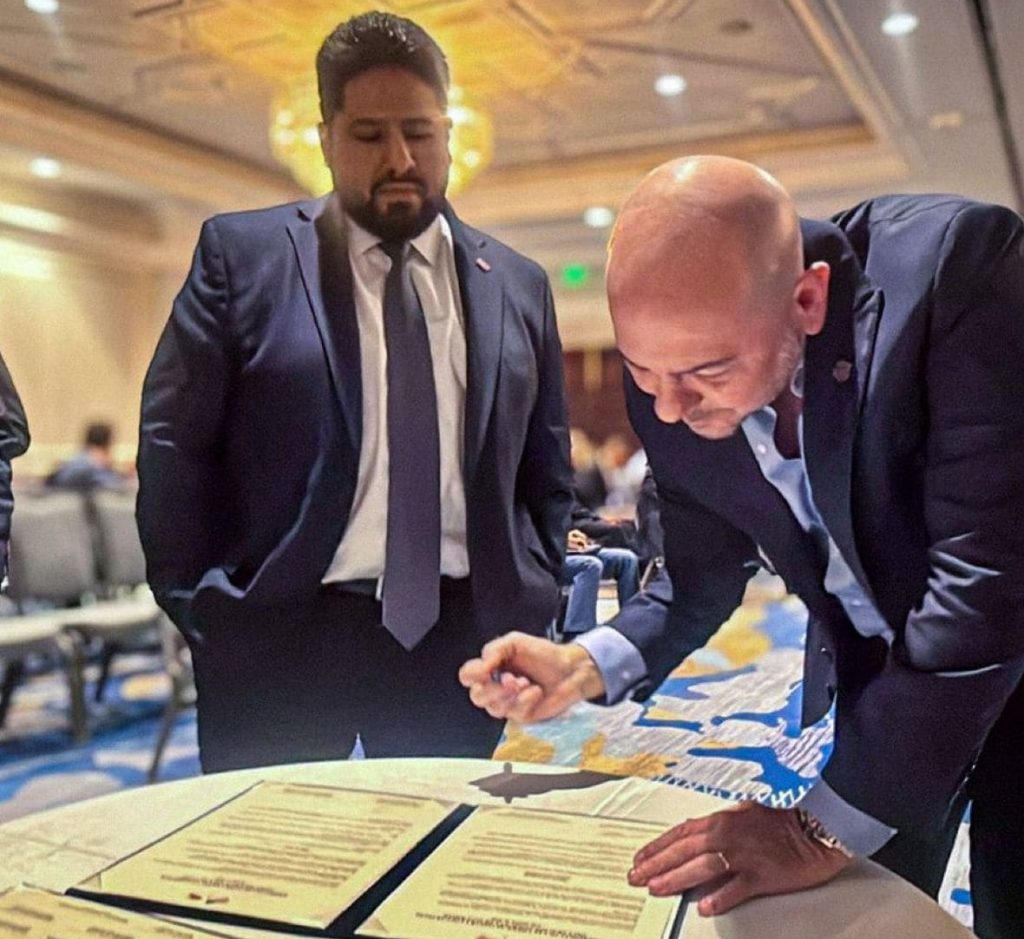 El ministro de Defensa suscribió el acuerdo con Estados Unidos. Foto: Ministerio de Defensa