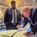 El ministro de Defensa suscribió el acuerdo con Estados Unidos. Foto: Ministerio de Defensa