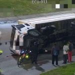 Un camión volcó en la Autopista la madrugada de este martes 24 de marzo de 2026. /Cortesía