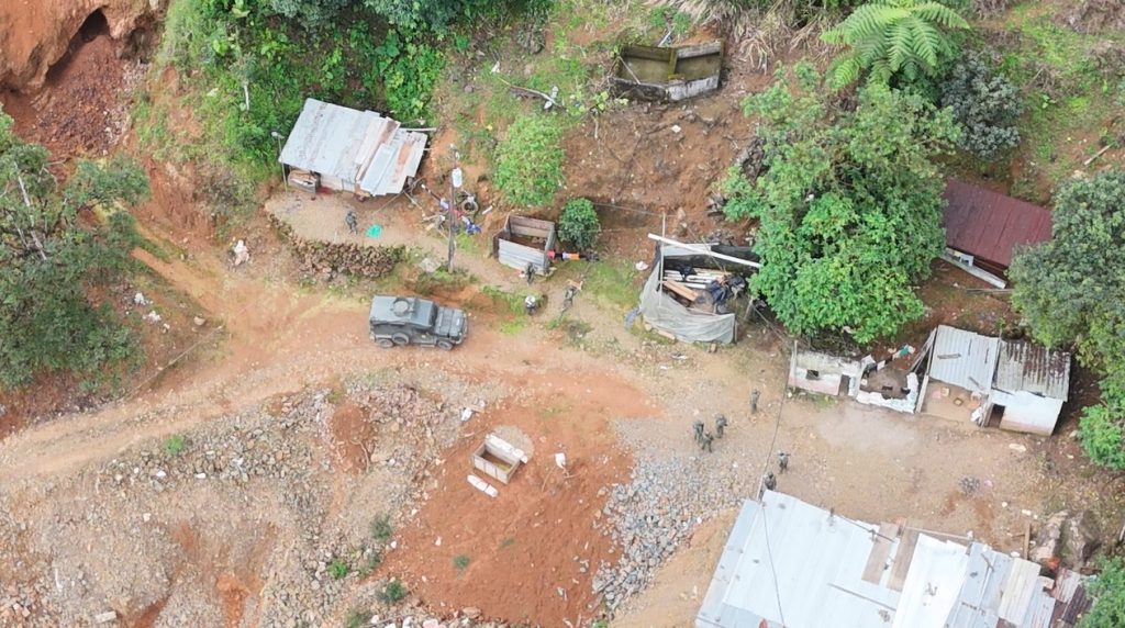 Militares informaron que deshabilitaron una mina y destruyeron material de minería ilegal. /Cortesía