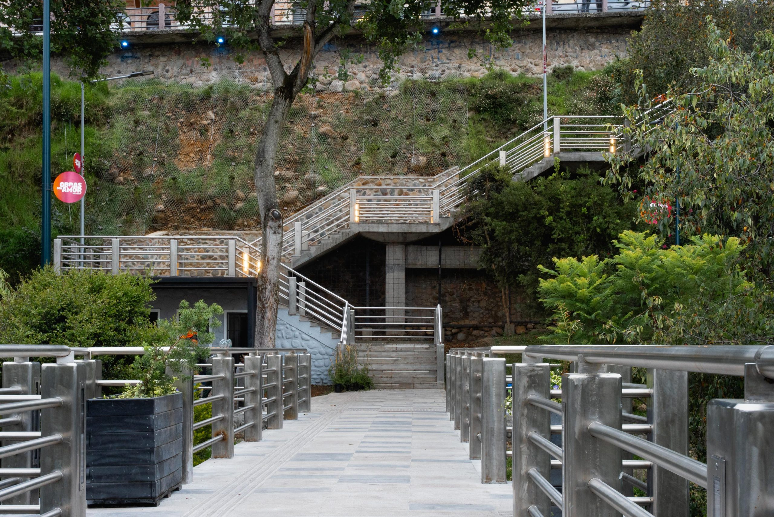 Escalinata César Andrade.