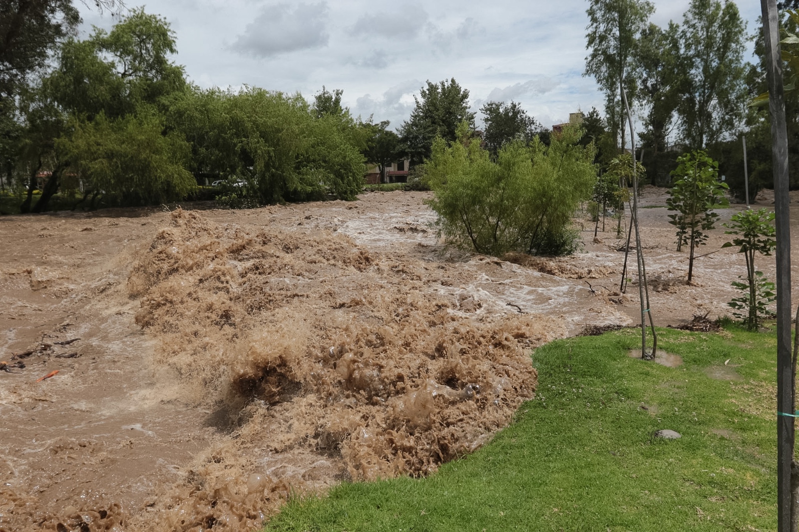 Creciente del río Yanuncay, Cuenca.