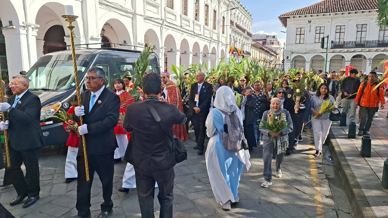 En Cuenca se celebró el Domingo de Ramos con una procesión. Foto: El Mercurio