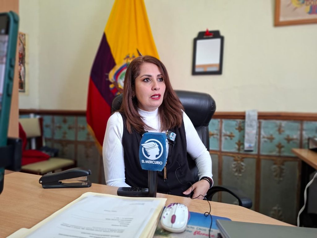 La intendenta habló sobre los controles que se realizarán para que no se suban los precios de los ingredientes de la fanesca. Foto: El Mercurio