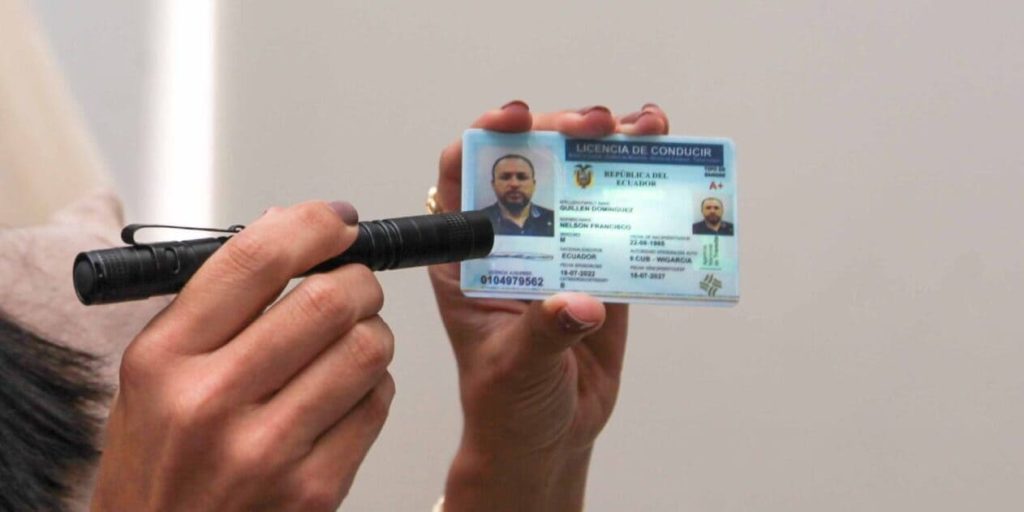 La ANT emitió una resolución para que los conductores manejen con la licencia caducada. Foto cortesía