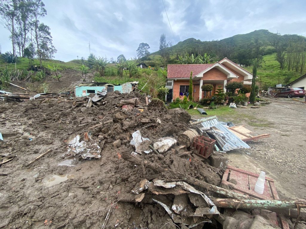 Las lluvias que azotaron al cantón Girón y la región austral provocaron daños en distintos puntos. /XCA