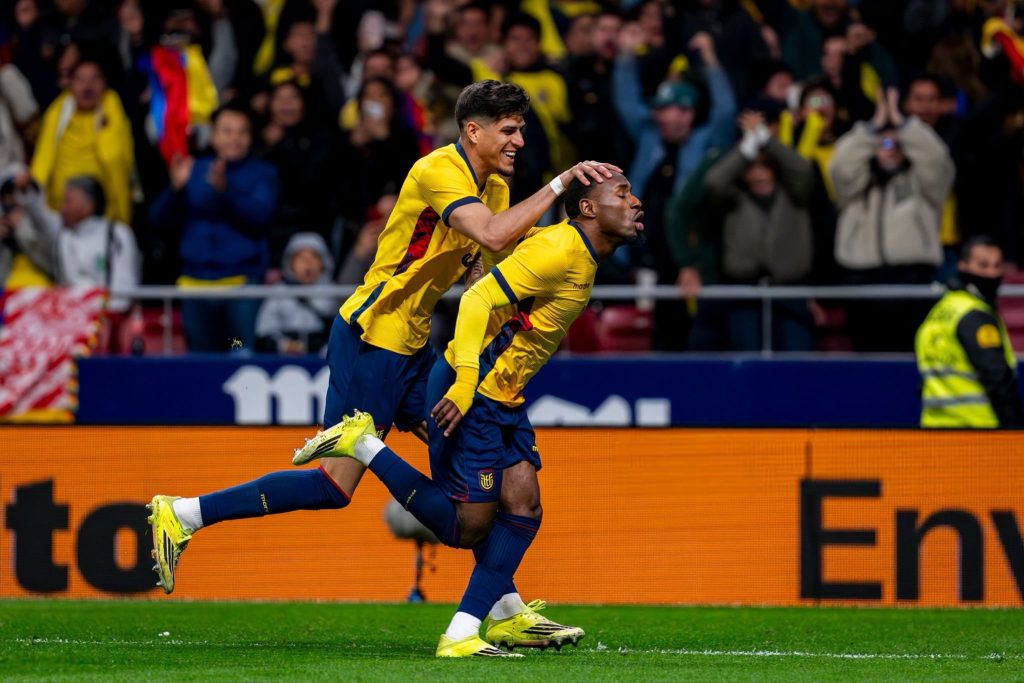 Piero Hincapié jugó contra Marruecos el 27 de marzo. Foto: AFP