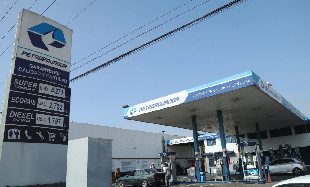 La gasolina sube de precio en Ecuador desde este 12 de abril. Foto: API