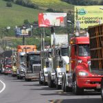 Los transportistas han venido rechazando las medidas de los gobiernos de Ecuador y Colombia. Foto: API