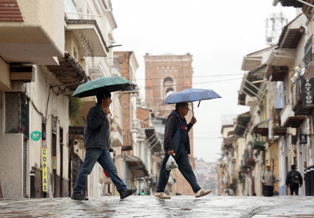 Las lluvias serán moderadas en Cuenca, según los pronósticos de tiempo del Inamhi. Foto: API