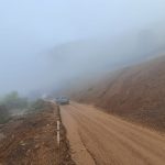 Un grave deslizamiento se presentó en el kilómetro 92 de la vía Cuenca – Molleturo – El Empalme, lo que provocó su cierre. /Cortesía