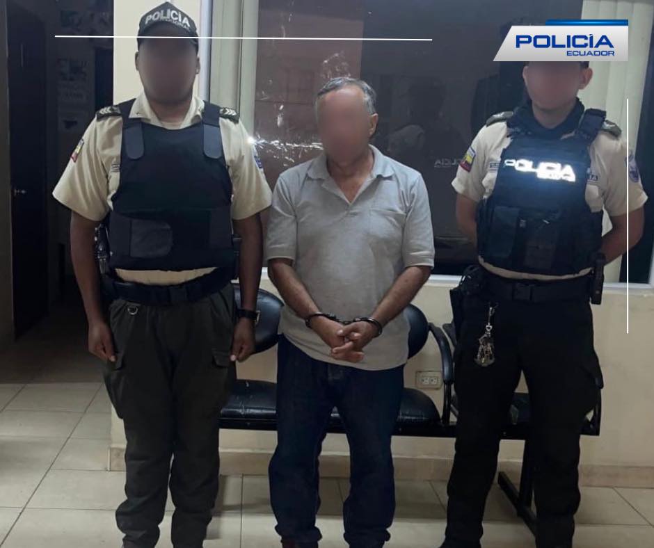La detención del hombre ocurrió en la vía Cuenca-Girón-Pasaje. Foto: Policía Nacional