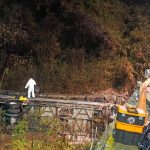 Bomberos de Cuenca atendió la emergencia a lo largo de la jornada de ayer. Foto: Bomberos Cuenca
