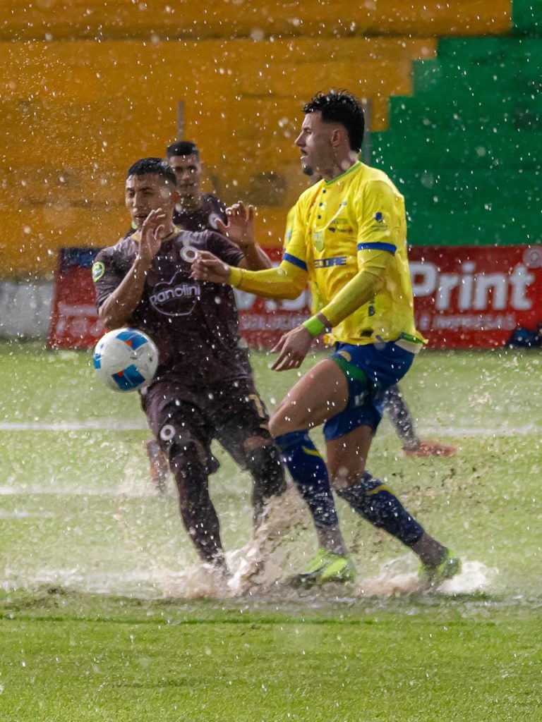 Incidencias del empate 0-0 entre Gualaceo SC y Vinotinto disputado en el estadio Gerardo León Pozo. /Cortesía