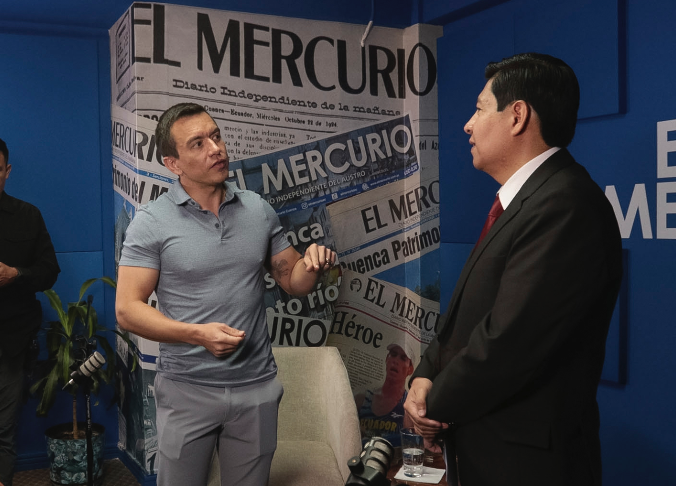 El presidente Daniel Noboa durante su visita a diario El Mercurio, entrevistado por Diego Montalván, editor general, se refirió a seguridad, vialidad, hizo cuestionamientos a la administración municipal actual y destacó proyectos para generar empleo. / XCA
