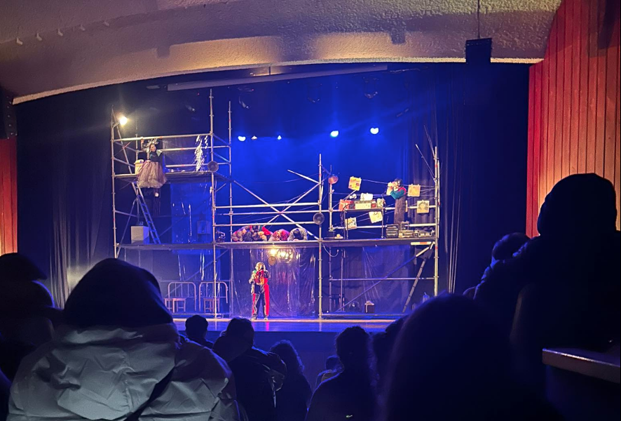 La obra ‘La Noche de los giles’ llega a escena los días 14 y 15 de abril de 2026. Esta propuesta se estrenó a finales de 2025 en el ‘Festival Escenarios del Mundo’. /Cortesía