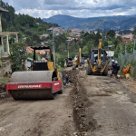 La intermitencia en el servicio de agua potable se presenta debido a una reparación de una tubería en el barrio central de Miraflores. /Cortesía