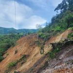 Unos 100 metros de la vía que conectan a San Rafael de Sharug con las zonas costaneras, se vieron afectadas. /Cortesía