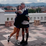 La pareja de argentinos compartió una fotografía en la que anunciaba que recaudó los fondos suficientes para volver a su país. /Cortesía