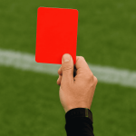 La FIFA adoptará nuevas reglas para sacar tarjeta roja. Foto creada con IA