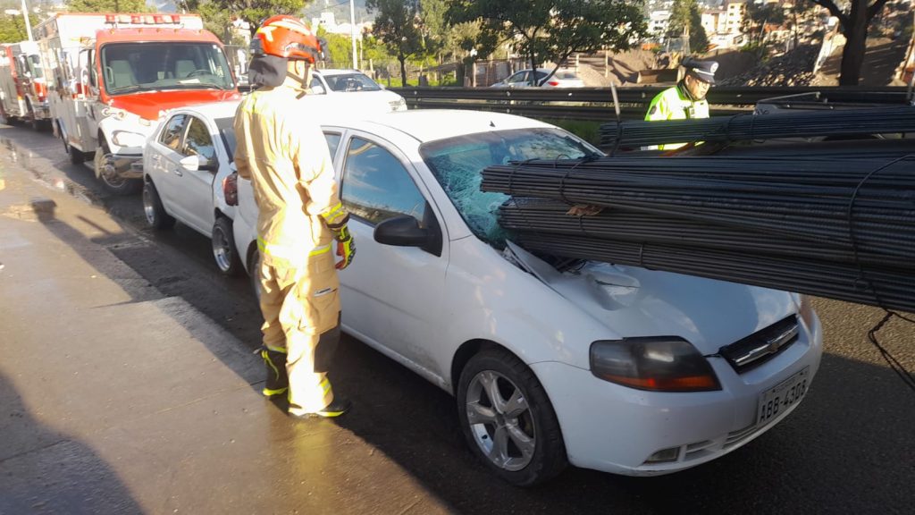 Un herido por colisión de vehículos en la Circunvalación Sur. Ocurrió a la altura de Carmen de Guzho.