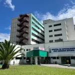 Organizaciones advierten debilidad institucional en el hospital José Carrasco Arteaga. Advierten que cambios continuos afecta al servicio.