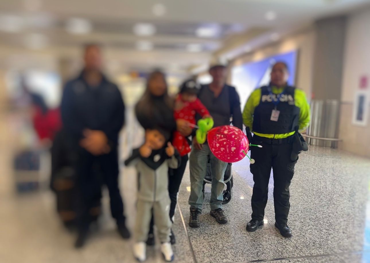 Amargo retorno de los niños migrantes desde EE.UU. Sus padres fueron deportados.