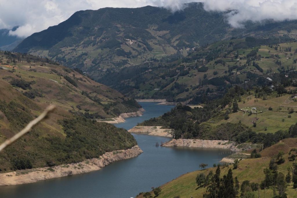 Alerta en el sector eléctrico por bajos caudales del río Paute. Alimenta al Complejo Hidroeléctrico Paute Integral.