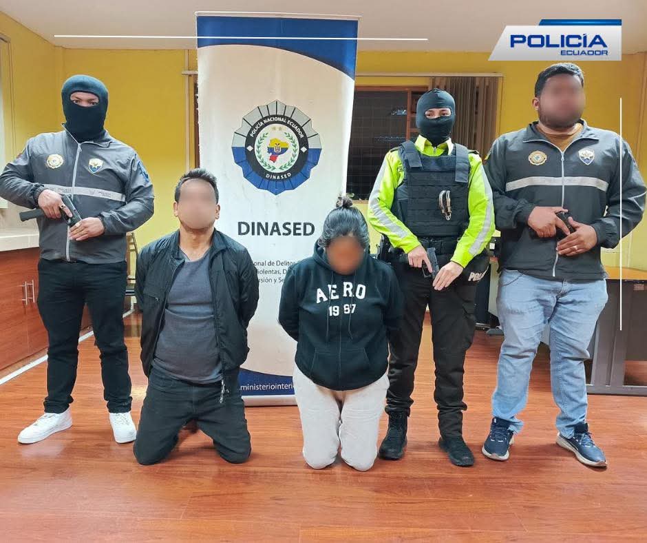 Dos personas fueron detenidas en Cuenca por su presunta participación en una asesinato en la avenida de las Américas. Foto: Policía Nacional