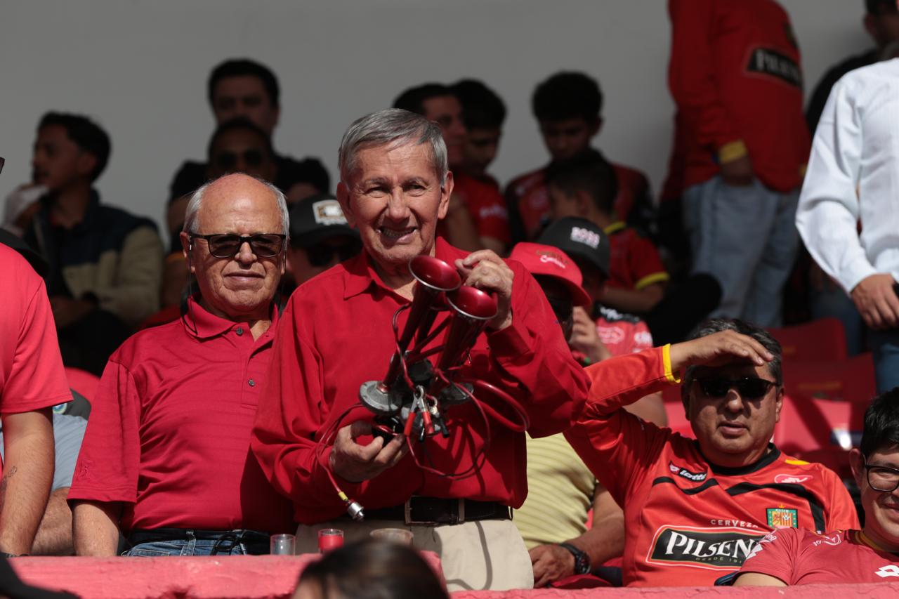 Humberto Pesántez, fundador del club Deportivo Cuenca.