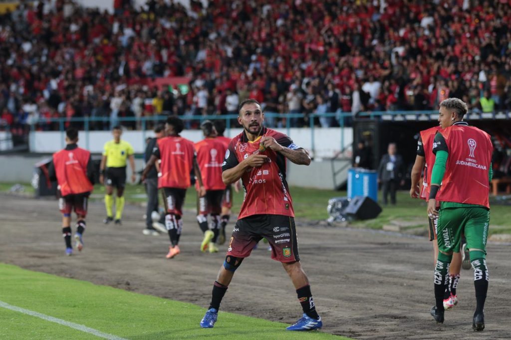 Mancinelli marcó un golazo. Foto: El Mercurio