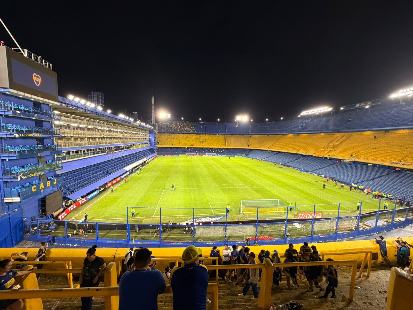 La mítica Bombonera en la noche del 14 de abril de 2026. Foto: Ismael Alvarado para El Mercurio