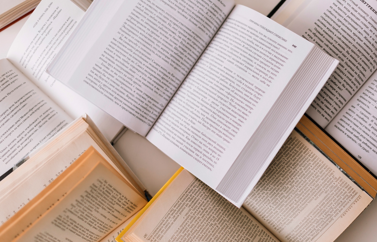 Este 23 de abril se celebrará el Día del Libro. Foto: Freepik