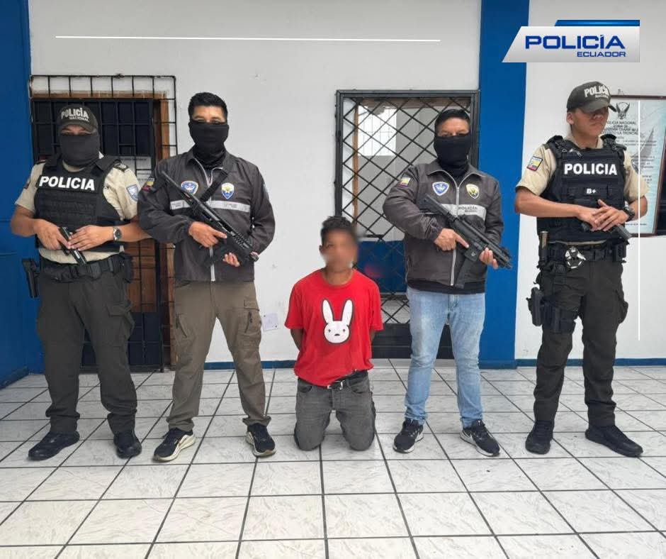 Un hombre fue detenido porque tenía boleta de captura vigente. Foto: PN