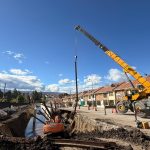 En la calle Cuzco se formó un socavón la tarde de este 29 de abril. Foto: MTOP