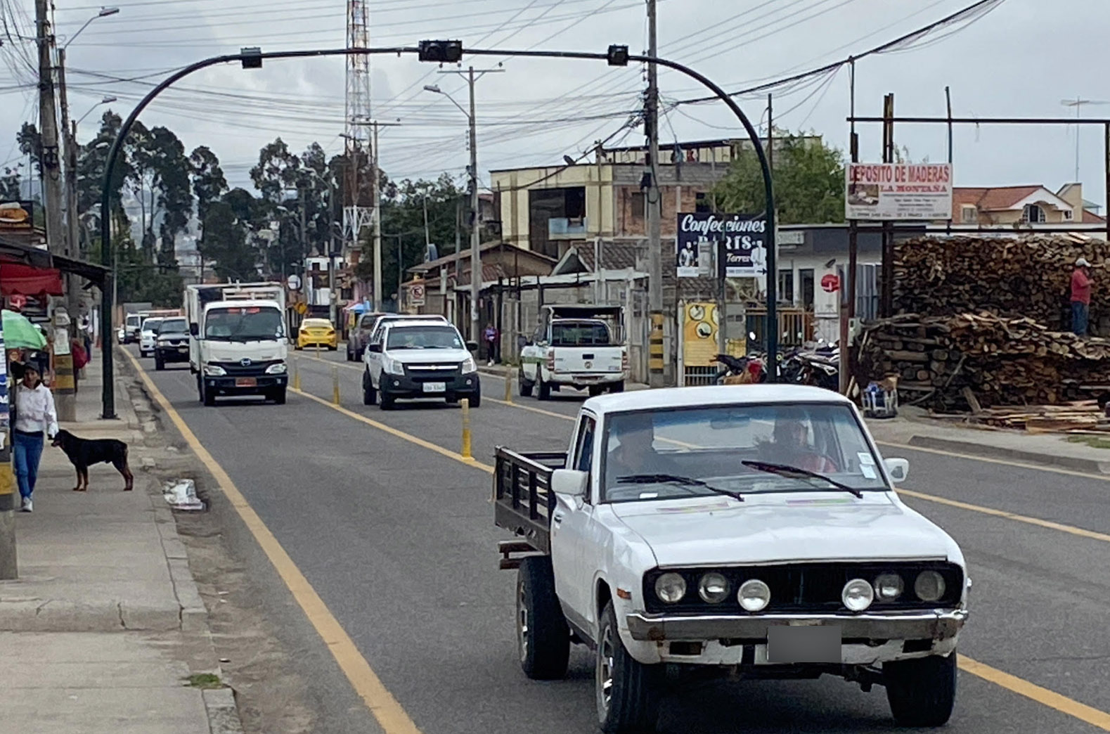 El acceso sur de Cuenca es uno de los puntos más críticos para el tránsito vehicular.